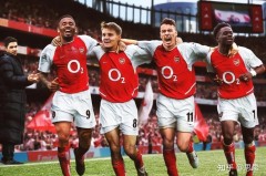 曼联滕哈格率队超越曼城，领跑英超榜首：滕哈格战术革新，阿莫林防守筑防线